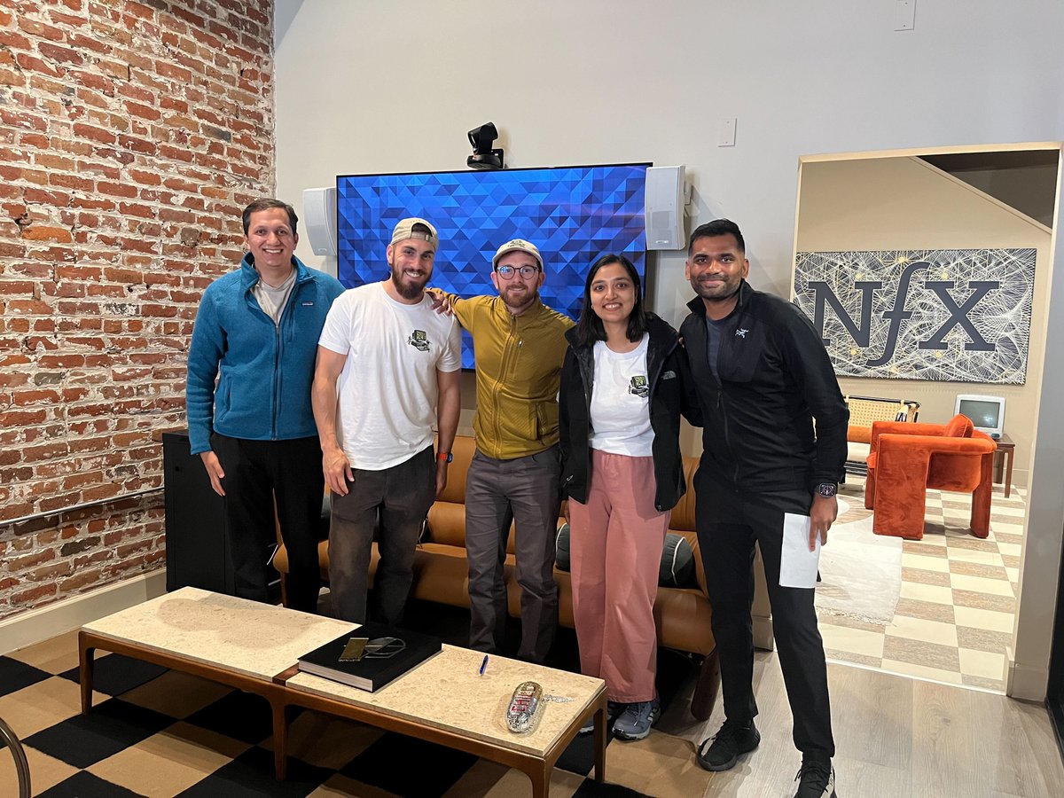 BrandonWaselnuk's tweet photo. I promised RESULTS 📈📈

Overall winner of our hackathon: PerfWriter by @multibinds &amp; Chip 🎉

Most Technical &amp; Made at least $1: 5DollarVideo by @tomasuribeeco , Pedro, Johnny, Alejandro

Audience pick: Icebreaker by @mahima_manik 

Can't wait to run this back and hack again. https://t.co/d3qbymiU6h