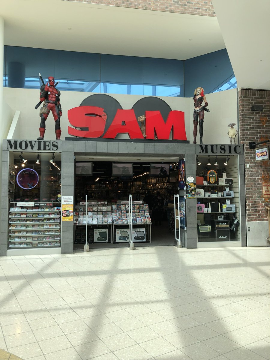 EBigB's tweet photo. @e_bloor @CraigBaird The last Sam’s standing, Belleville, Ontario… https://t.co/d5dt60fCIJ