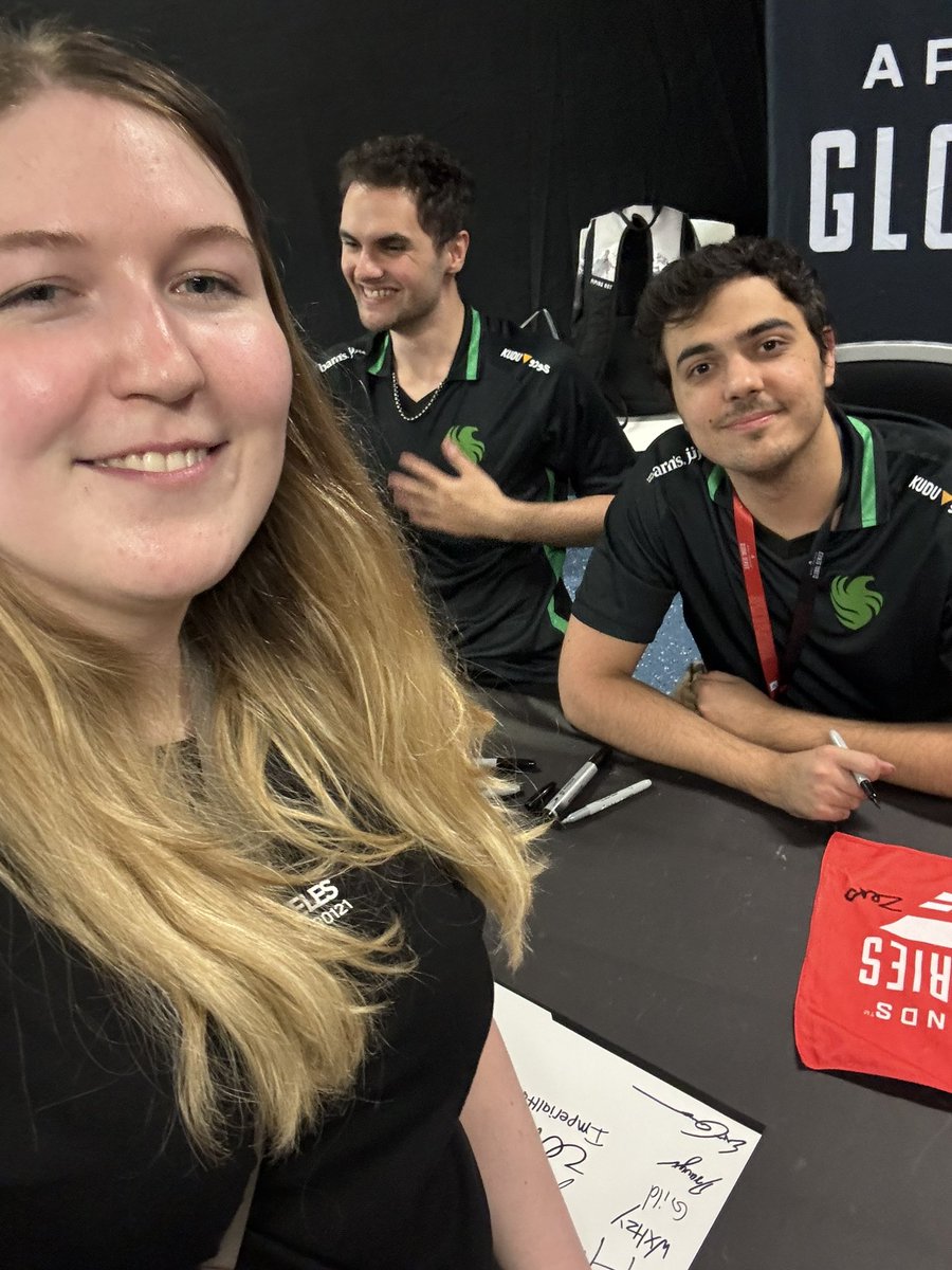 conduiiit's tweet photo. Look mom, I made it into the Falcons ALGS Documentary! 💚 Still happy that I got the chance to meet the boys 👉🏻👈🏻🥹 https://t.co/xViQrqFEZ8