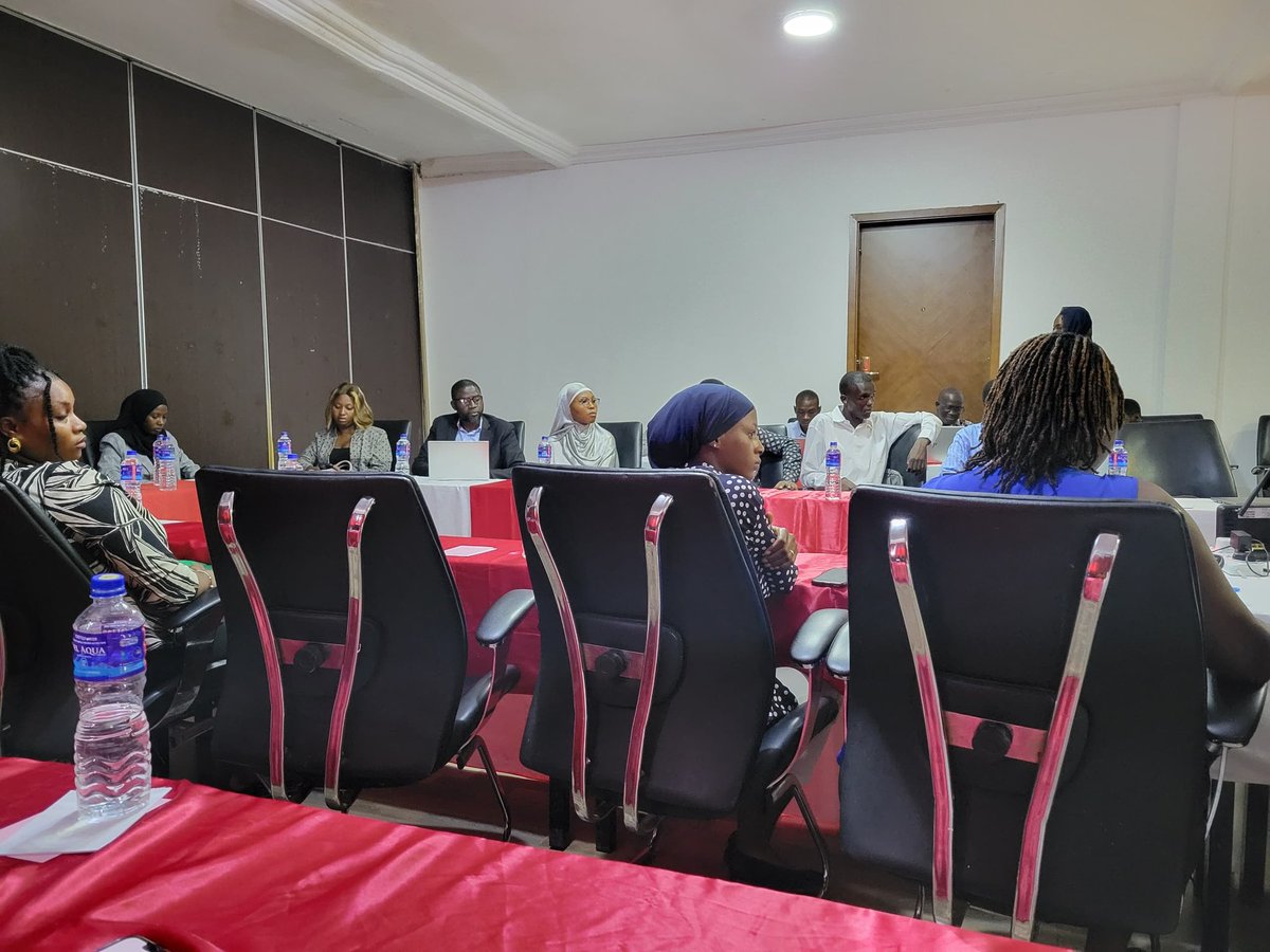 UTGLSA's tweet photo. Day 1

Final phase:

Presentation on the Migration Act of the Gambia by the Records &amp; Data Management Officer, Migration Management Unit, GID on the entry, residence and exist of migrants in The Gambia; followed by Q&amp;A.

@NHRCGambia 

@PROMIS_WAfrica 

#protection4migrants https://t.co/QYDqU1Wekf
