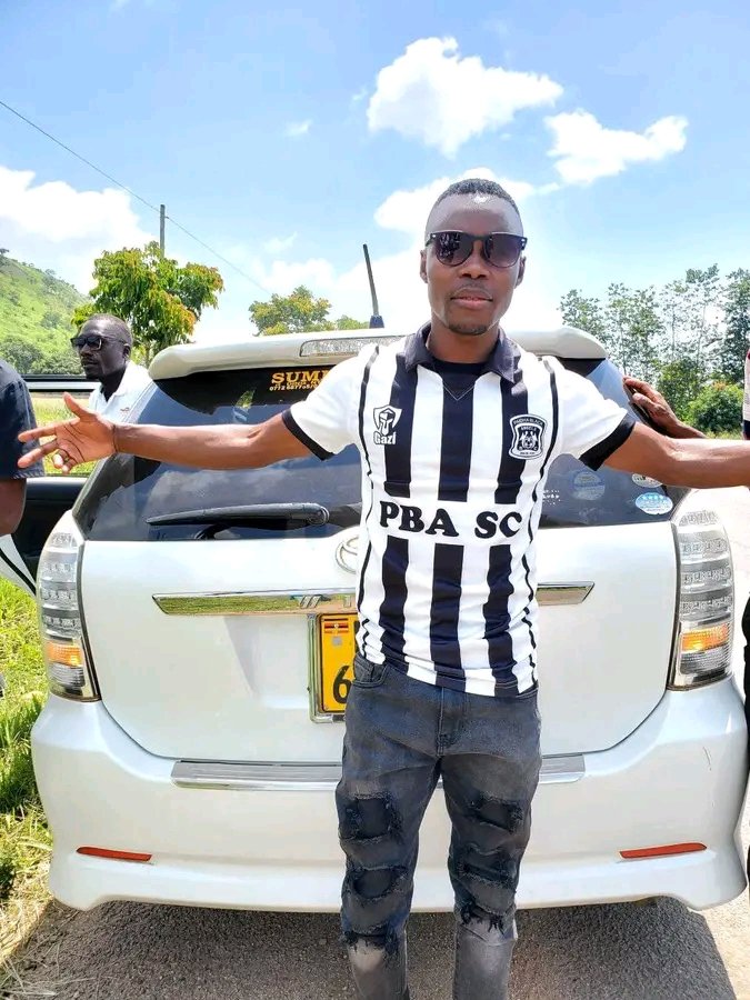 Xaviour77's tweet image. Happy Birthday Bro 
Age gracefully