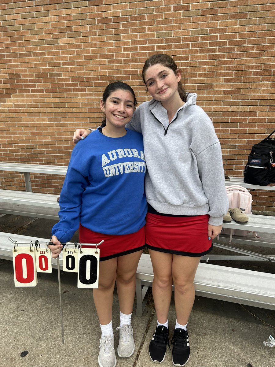 A little JV2 action today and some match play. Love the team support for each other. Happy HOCO Week! ❤️🥰🦊🎾<a href="/YHSAthletics115/">Yorkville Foxes</a>
