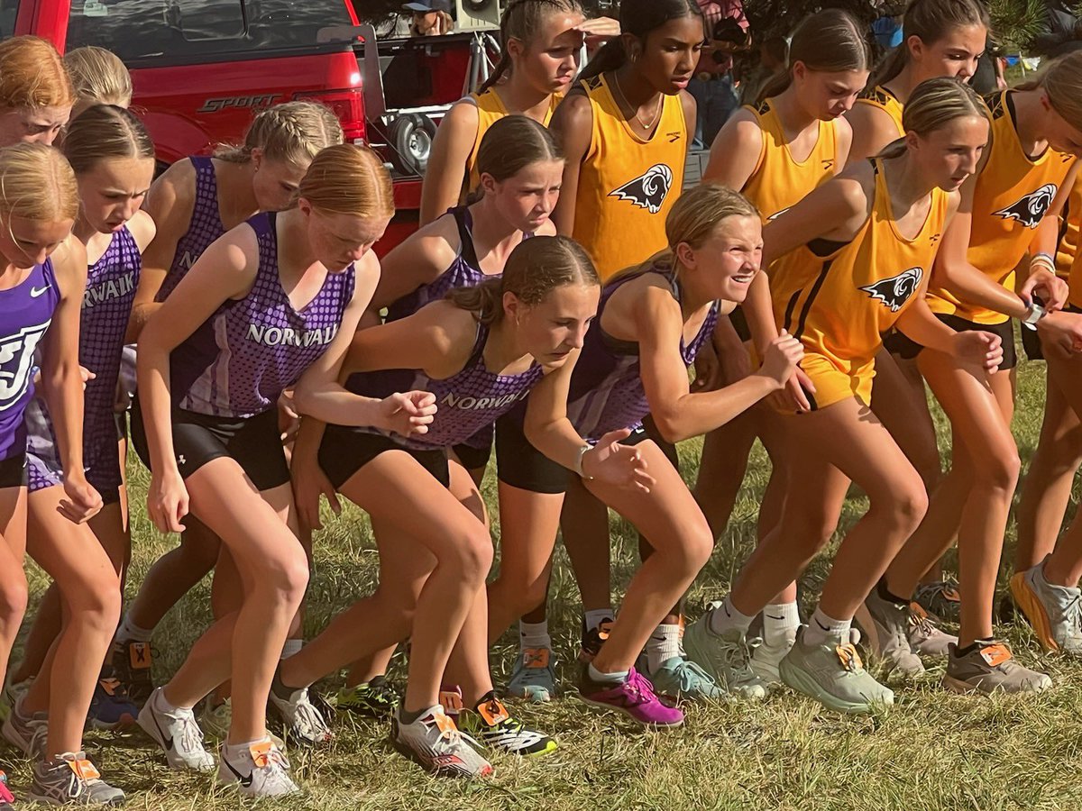 “If you run fast, the bugs won’t get you.”
It was an awesome night for running, and once we got moving, the bugs couldn’t keep up!
B girls take 8th
B boys take 7th
A girls take 3rd
A boys take 2nd