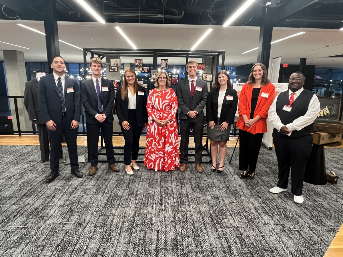 WKUGordonFord's tweet photo. What an incredible night with WKU Alumni and friends as we celebrated the WKU Opportunity Fund! Shoutout to our amazing students who showcased their accomplishments and the incredible opportunities afforded to them at GFCB
#WKUOpportunityFund #GFCB #WKUAlumni #HilltopperPride https://t.co/PFbhnlg9Fq