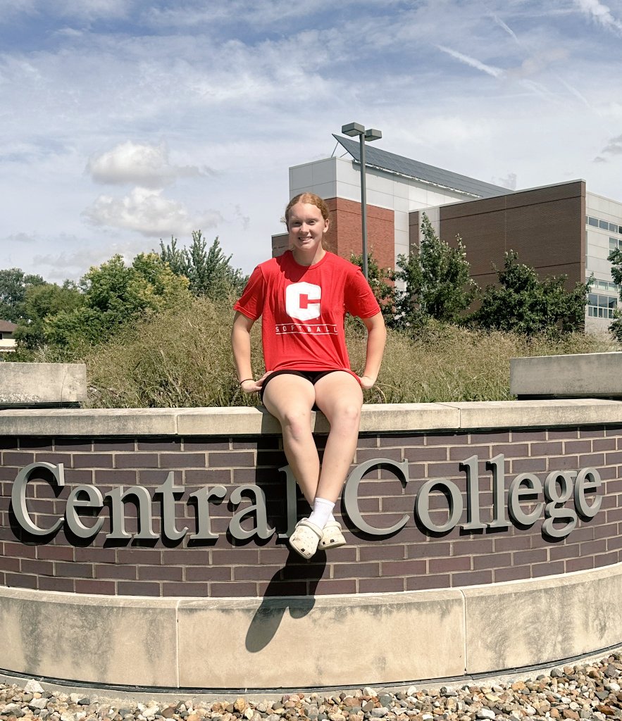 🚨COLLEGE COMMITMENT ALERT!🚨 Lady Reds 🥎 is overjoyed to announce our first teammate to commit to continue playing ball in college, <a href="/JSledden2025/">Jacqueline Sledden</a>! Congratulations Jackie, you've MORE than earned this opportunity! <a href="/CentralSB1/">CentralSB</a> is getting one of the best! ❤️x.com/JSledden2025/s…