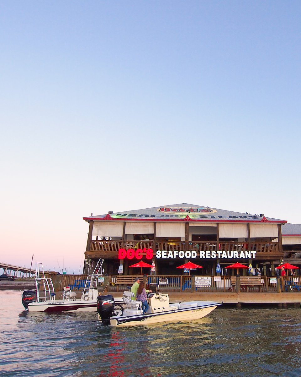 VisitCCTexas's tweet photo. With the water in view, it's hard to get worked up. Enjoy a breath of fresh air and a load off your feet while patio dining in Corpus Christi.
#SeeCC #CorpusChristi #GulfCoastCapital #CCTX #CorpusChristiTX #FallinCC https://t.co/W0e6m6VYa9