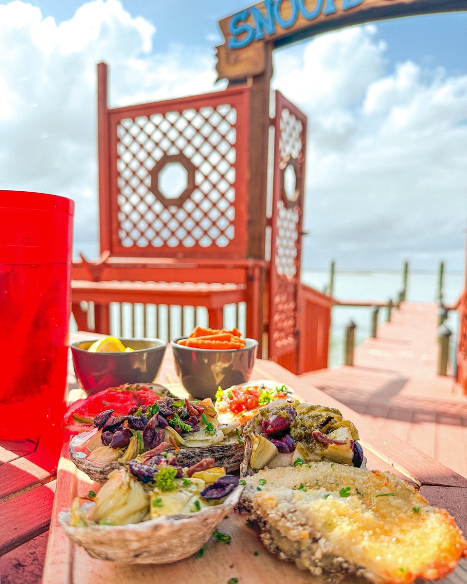 VisitCCTexas's tweet photo. With the water in view, it's hard to get worked up. Enjoy a breath of fresh air and a load off your feet while patio dining in Corpus Christi.
#SeeCC #CorpusChristi #GulfCoastCapital #CCTX #CorpusChristiTX #FallinCC https://t.co/W0e6m6VYa9