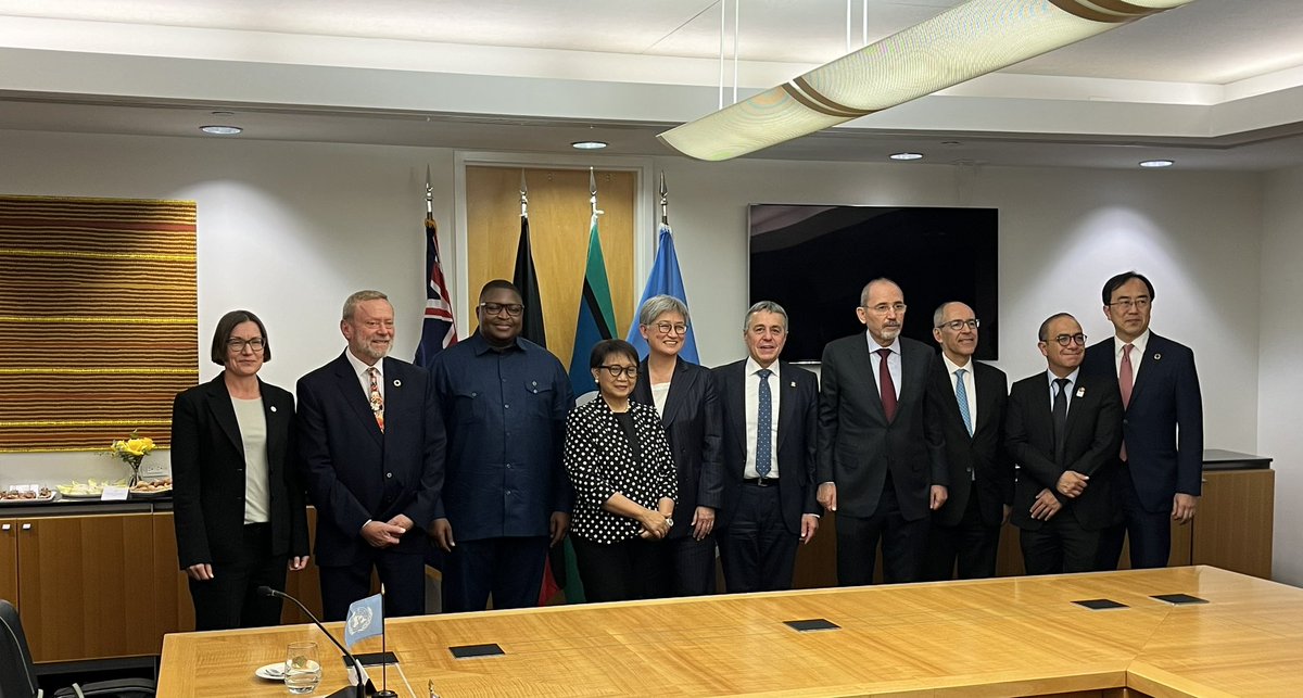 ignaziocassis's tweet image. Humanitarian staff are #NotATarget:
 
At the Ministerial Discussion on the Protection of Humanitarian Personnel, 🇨🇭expressed deep concern over rising violence against humanitarian workers.
 
The #UNSCresolution 2730, led by ch with 98 nations, aims at reaffirming the protection…