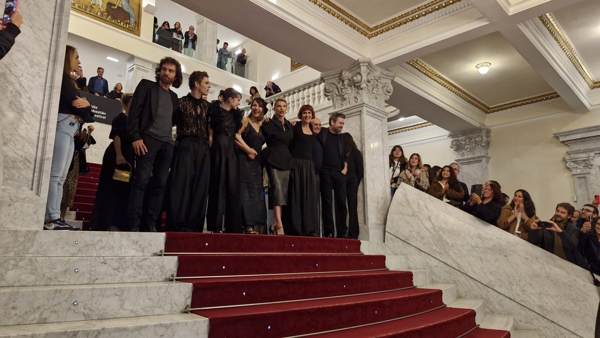Paula Ortiz recupera la història de Hildegart Rodríguez a #LaVirgenRoja. Concebuda i educada per la seva mare perquè fos la dona del futur, va ser una de les ments més brillants dels anys 30 i referent en sexualitat femenina, però el "Projecte Hildegart" va destruir-la #72SSIFF