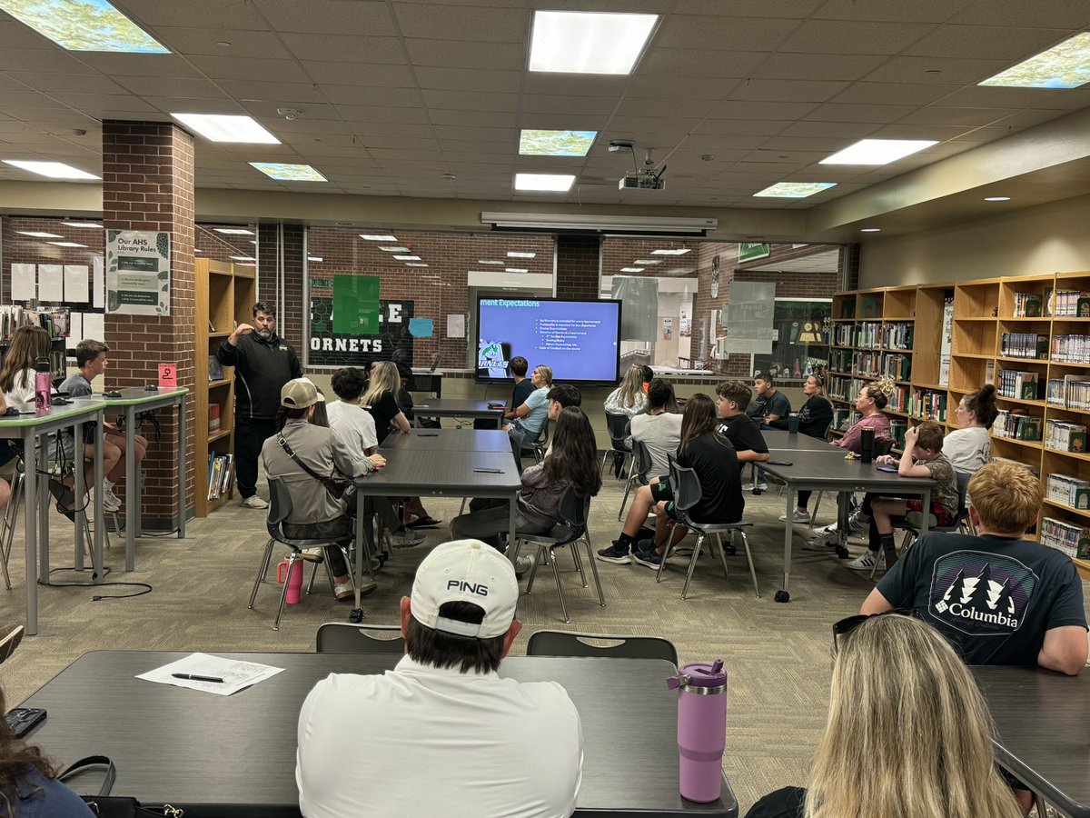 Devo26Dorris's tweet image. Coach Averitte hosting the fall parent meeting to kick off the boys fall season. @azleathletics @AzleGolf