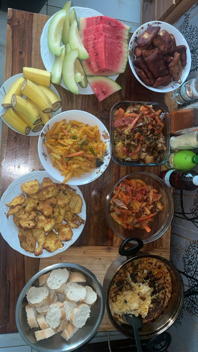 forein45654565's tweet photo. Saad finishing his dinner https://t.co/uEJ2vZxiTd