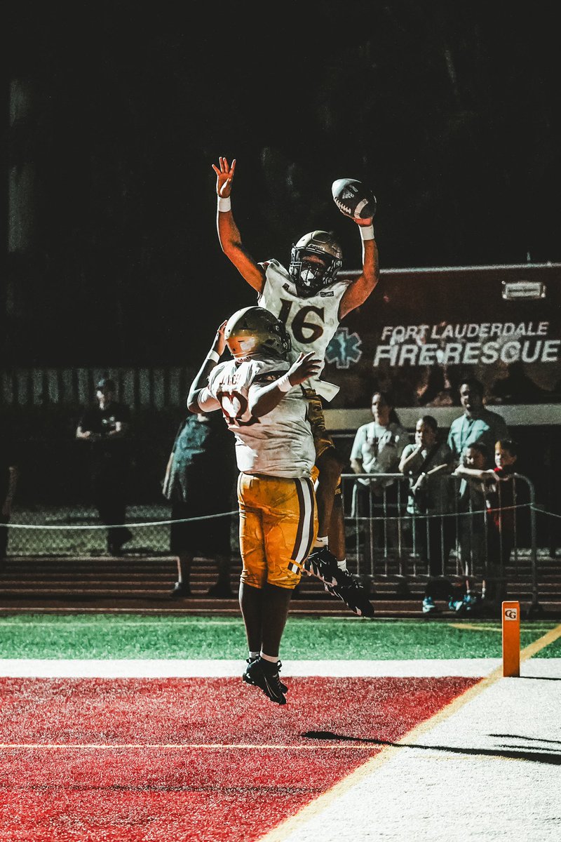 TjWilcox12's tweet photo. We BUILDING one week at a time‼️
#QB1 #CreekBoyz #Family

🎯1 passing TD+1 rushing TD+273Yds

 Highlights ⬇️👀🎥

https://t.co/2XyGlMvDPX

@CreekFootball1 @CoachJSloan96 @coachyearg @JohnGarcia_Jr @Dwight_XOS @NP_Florida @rvfc10 @SlyJohnson3 @FootballHotbed @PrepRedzoneFL @TheCribSouthFLA @larryblustein @305Sportss @Andy_Villamarzo @ChadSimmons_ @RustyMansell_ @adamgorney