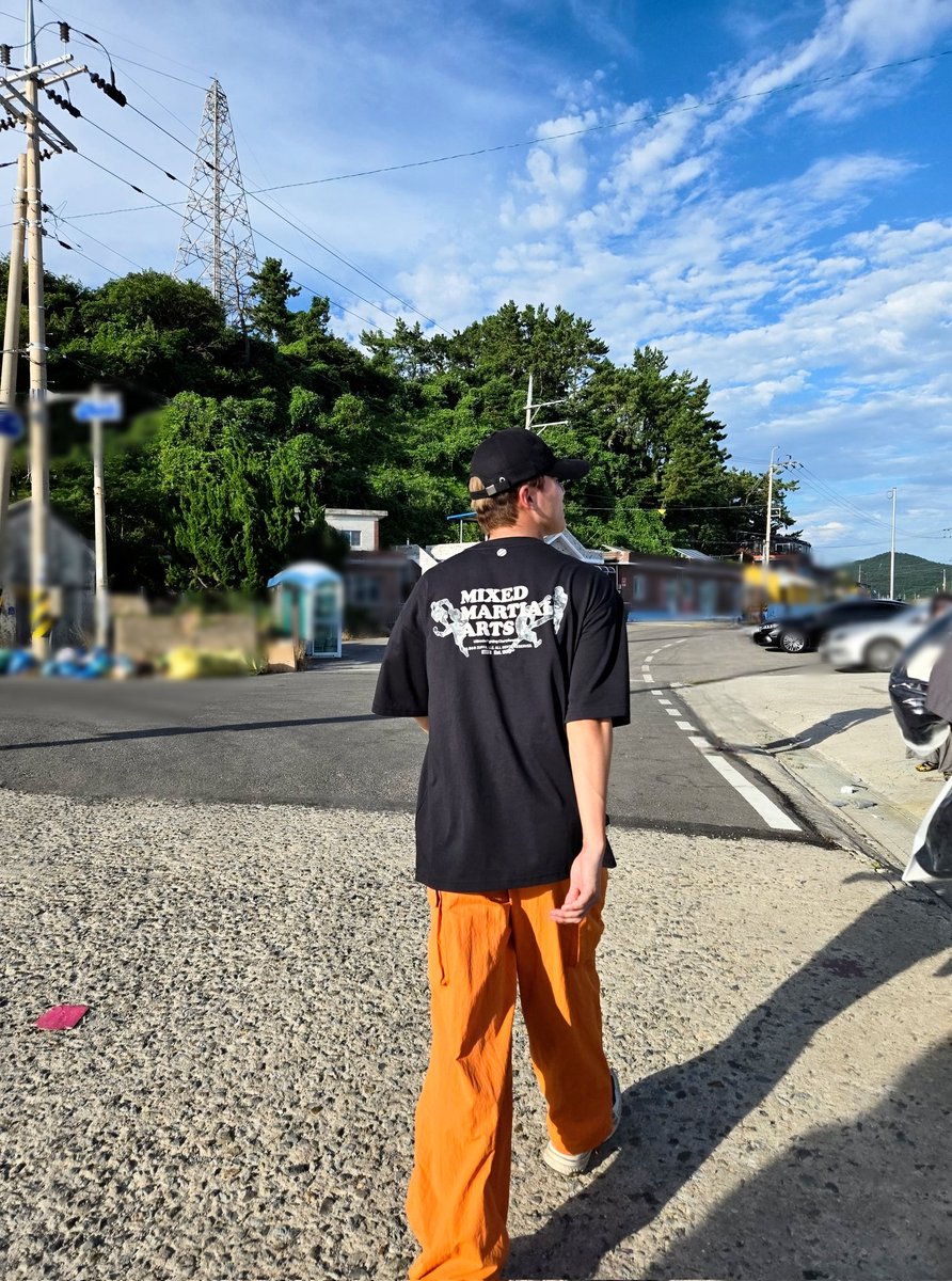 Junsu_PALMTREE's tweet image. 🏝타..탈출! ૮⸝⸝ᴗ͈ ‸ ᴗ͈⸝⸝ა
준수머구리의 칼퇴현장 포착👀