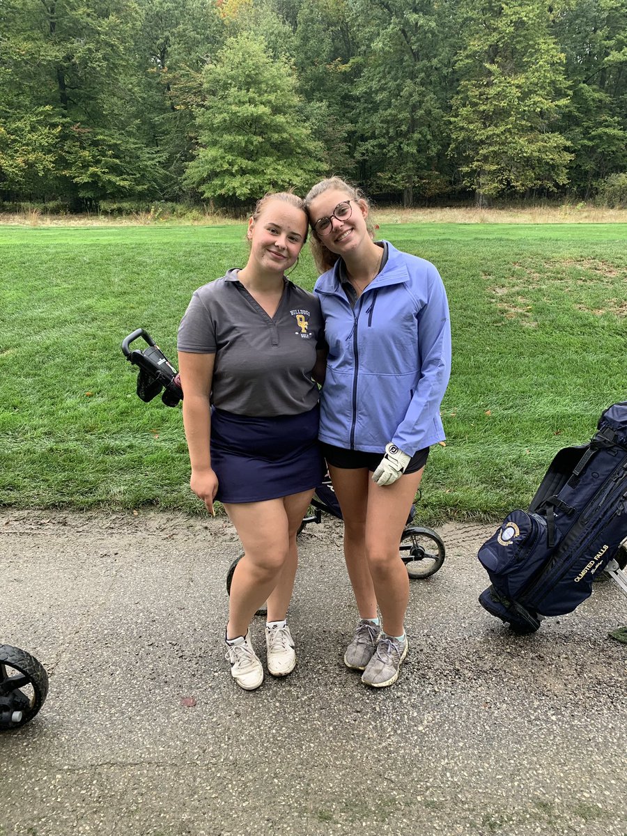 OFgirlsgolf's tweet image. Varsity beat Berea-Midpark 219-226 Monday evening at Seneca. The team was led by Ashley Veverka (51), Addison Mullen (53), Rachael Price (57) and Mya Hovan (58). The team is now 7-3 in the SWC and plays Amherst at home tomorrow for Senior Night. Nice job ladies!