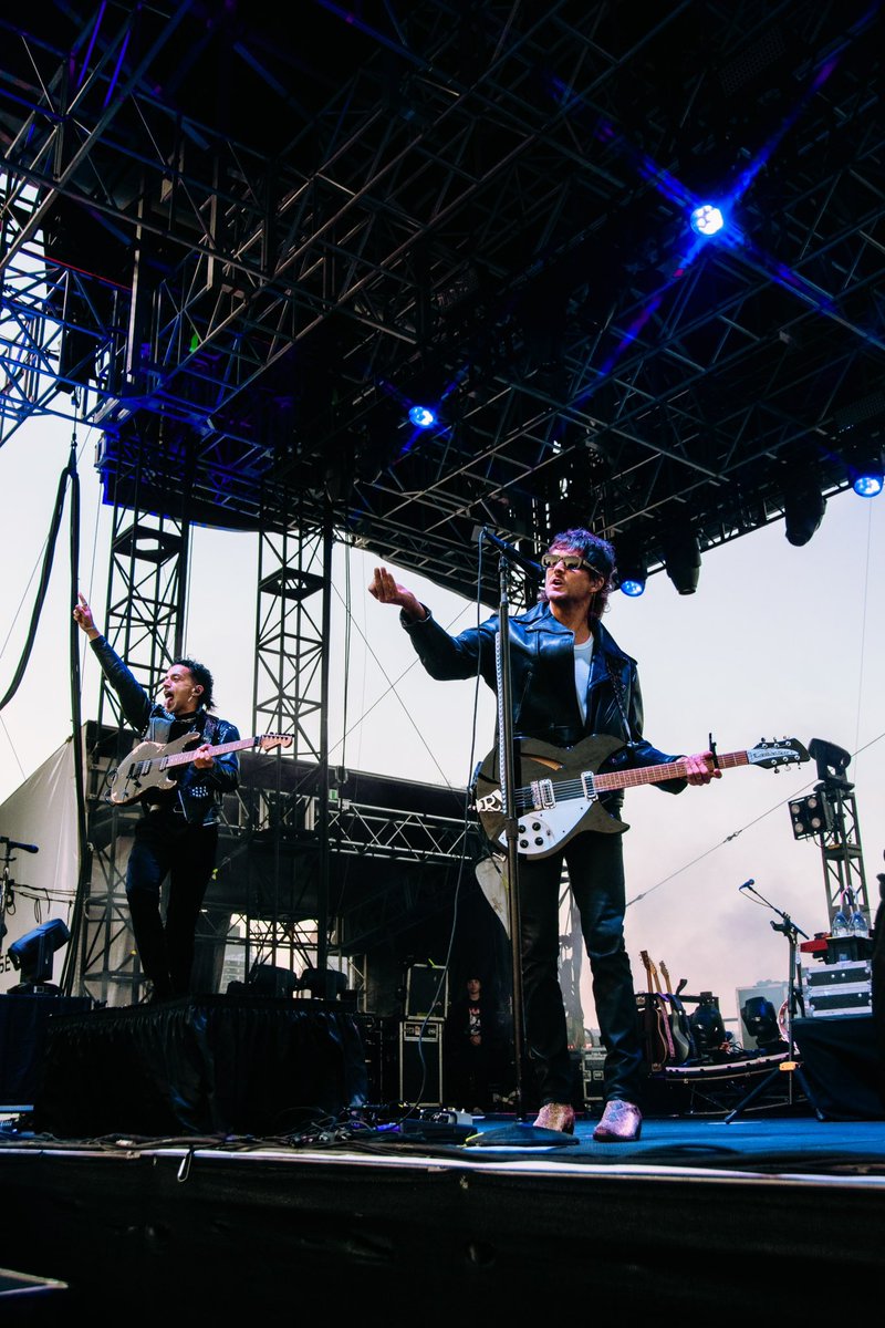 Searching for serotonin// Call it survival in motion🍂

The debut album by <a href="/tayloracorn/">taylor acorn</a> dropped a little over a week ago and we’re still obsessed with it! So here’s a little double feature

📝 <a href="/beccaanicolle/">Becca Nicole</a> 

punkprincesspress.org/reviews/f/surv…

📸 <a href="/manicrhapsodyy/">julie ♉︎</a> 

punkprincesspress.org/boys-like-girls