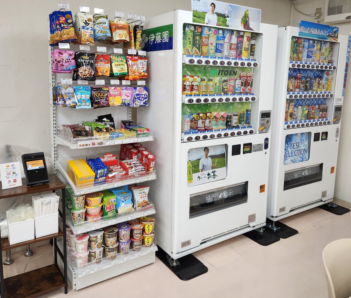 立川市の食品工場にB,B,CAMP（食品のみ）を設置させていただきました！
ミニマムサイズですが小腹満たしに活躍できそうです。

#企業公式相互フォロー