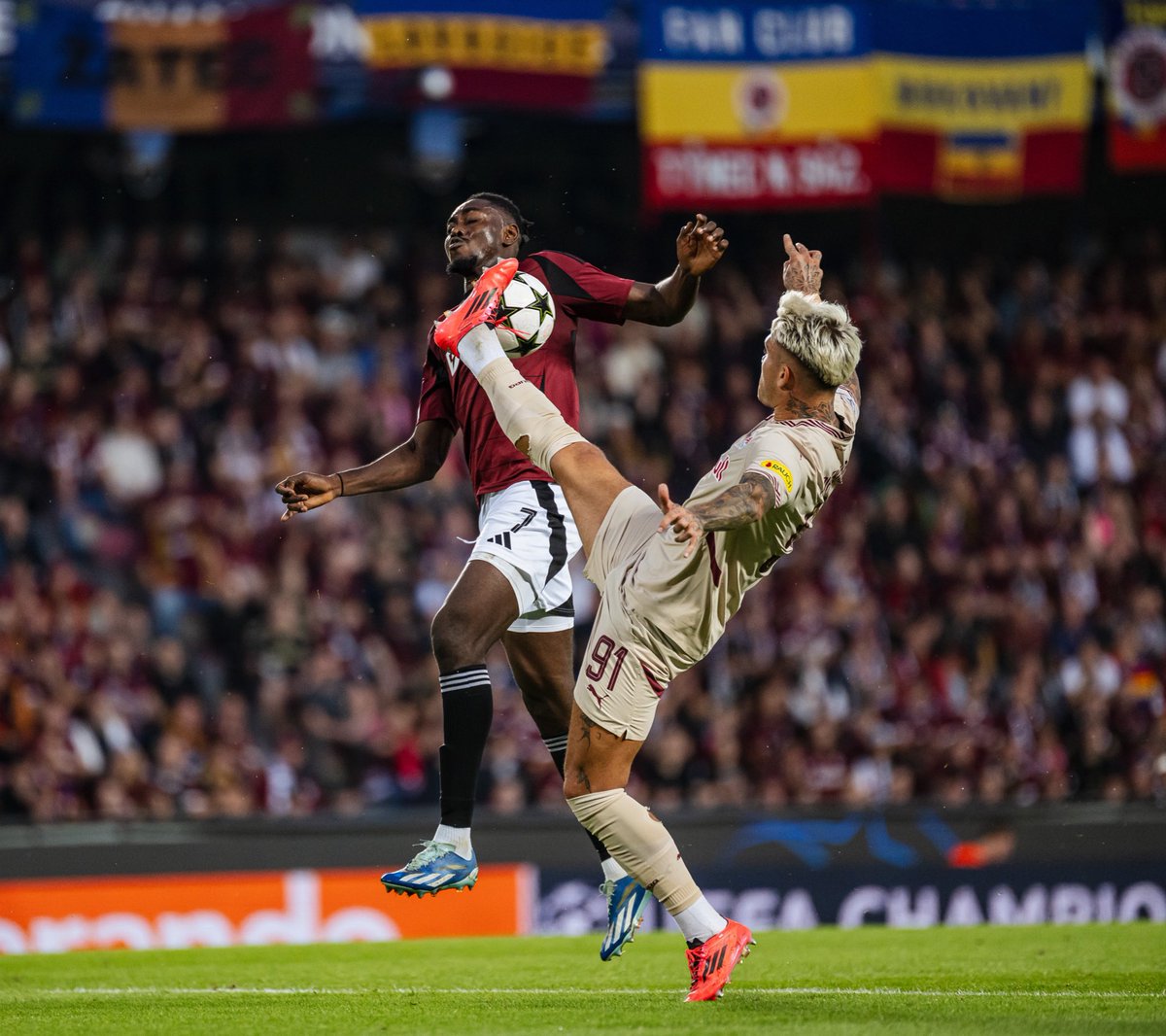 Na small remain wey E for comot one of my teeth…
#Stillachosen