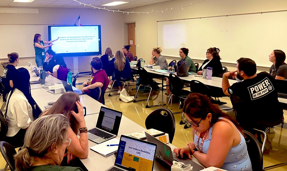 Kelli Bayless tweet media