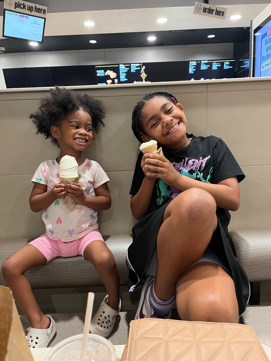 leighaplustwo's tweet photo. Mommy’s favorite girls 🥹🫶🏼💜 https://t.co/rl1c8hmZ2d