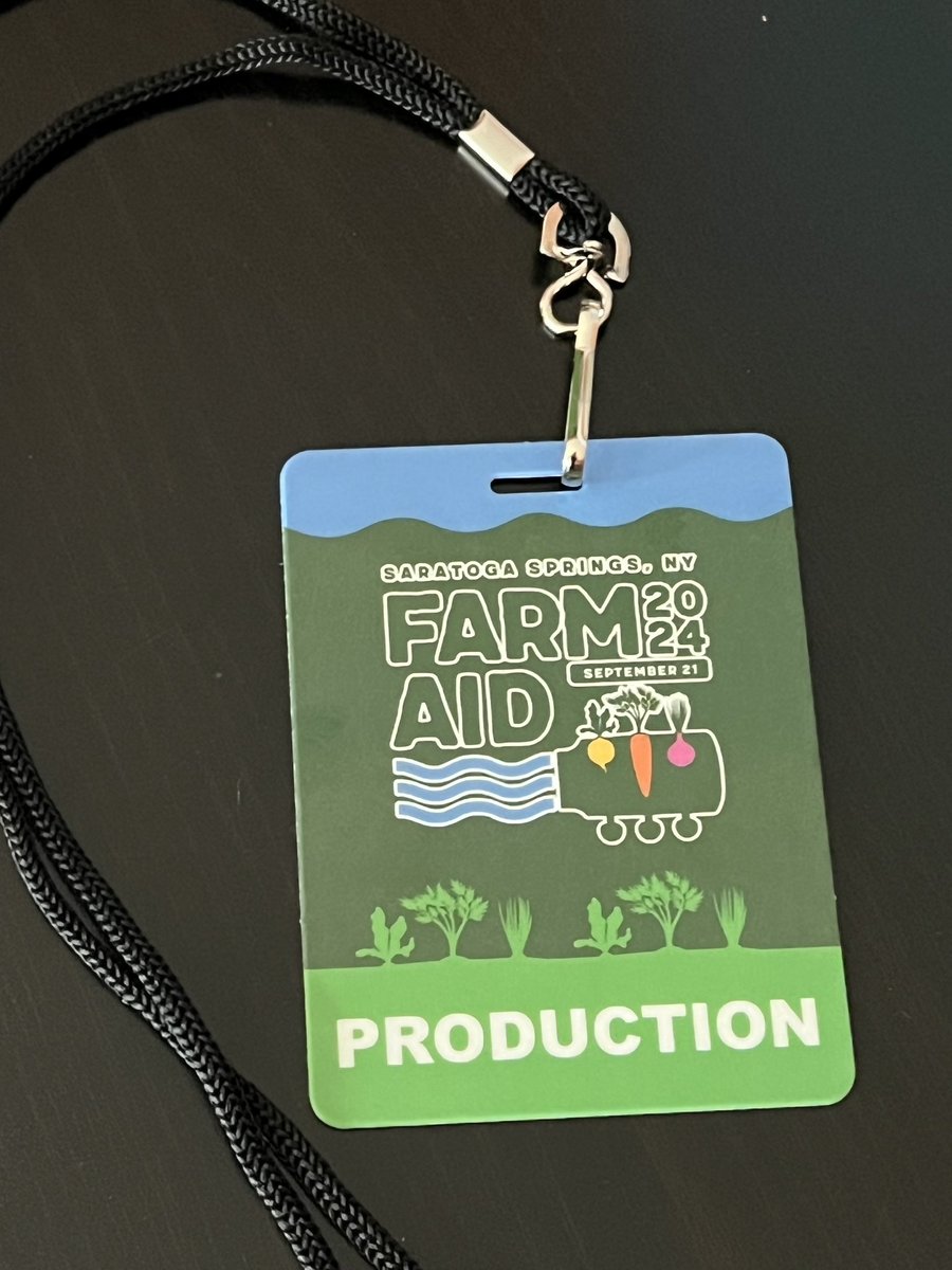 maniamedia_'s tweet photo. Backstage at Farm Aid. Great music for a great cause! https://t.co/I9jRuueESv