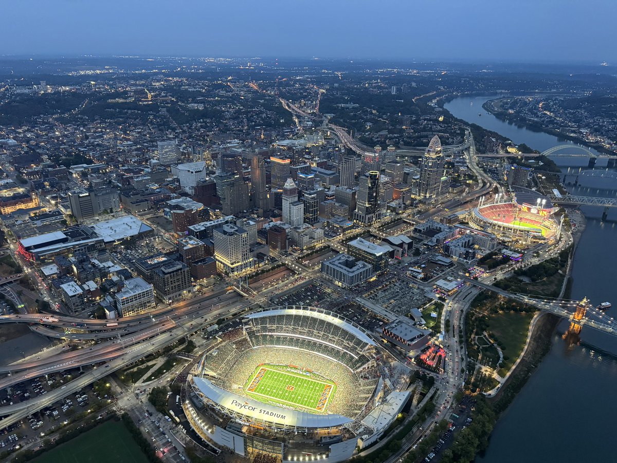 Goodyear Blimp tweet media