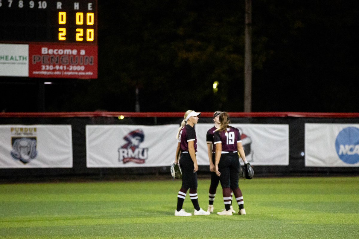 Fridays are for Fun 
                     for Friends
                     for Fall ball games under the lights

And amazing alumni who come watch us play 😍🥺