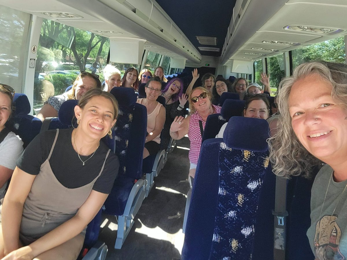 The 'Appy Hour tweet media