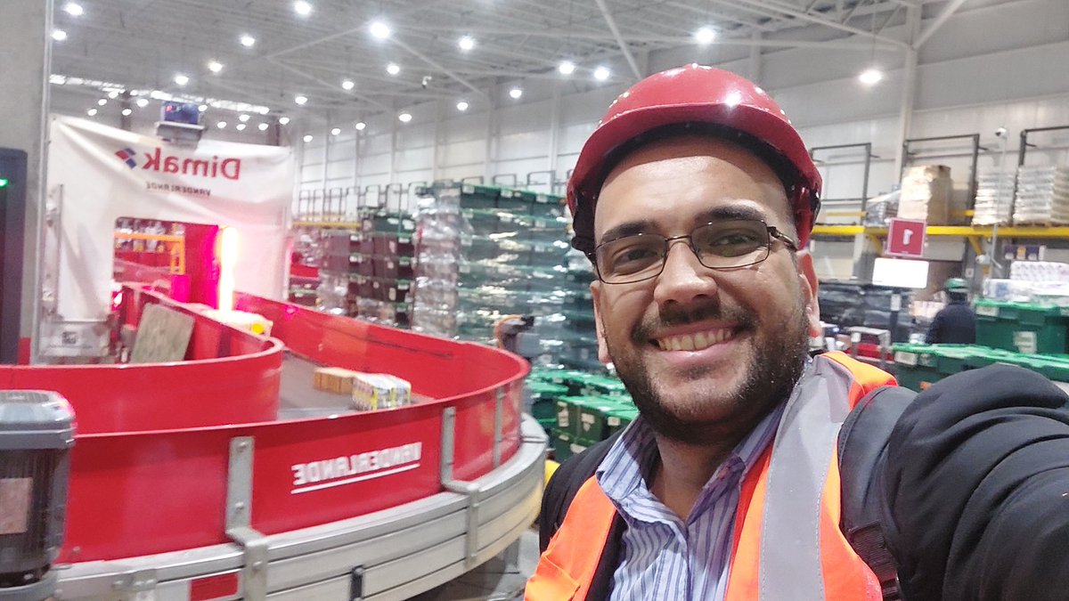 jzerpa7's tweet photo. Imágenes de cuando estuvo de visita José Pakomio, presidente de la Cámara Nacional de Comercio y el ex presidente de la CNC, Manuel Melero, cuando estuve apoyando en materia comunicacional para la Cámara de Comercio de Osorno. Aquí junto a mi querida amiga, Beatriz. https://t.co/9NJ9HeiWUc