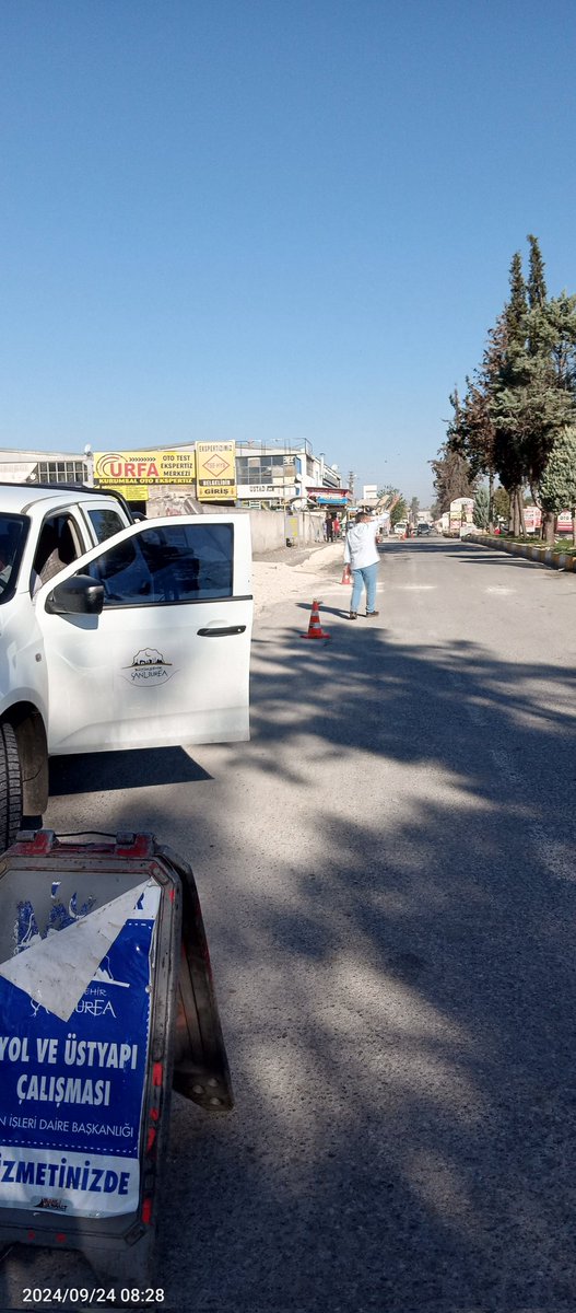 Pazar günü yapılması planlanan ancak yağıştan dolayı başlamayan asfalt çalışmaları bugün itibariyle 1. Caddeden başlamıştır. <a href="/sanliurfabld/">Şanlıurfa Büyükşehir 🇹🇷</a>