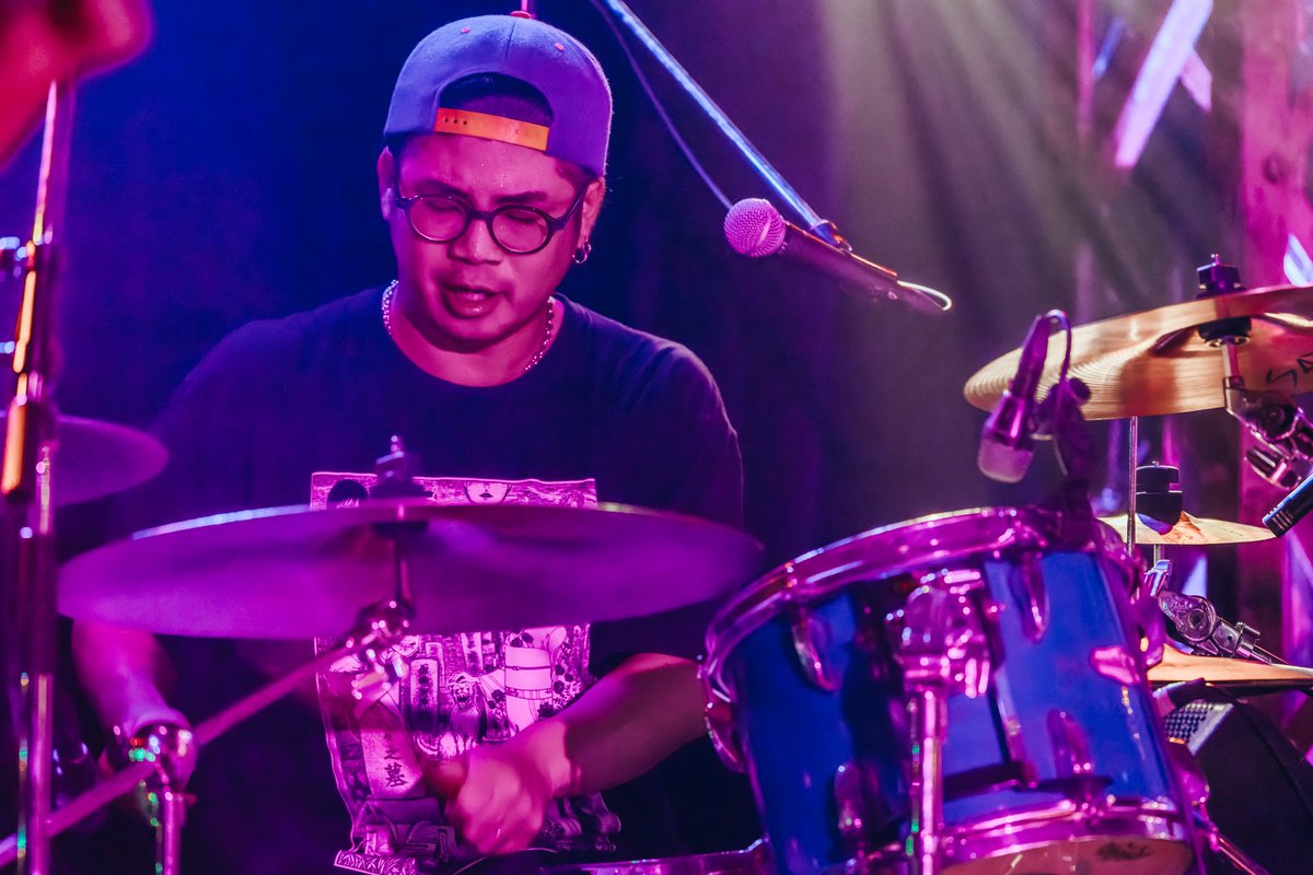 COMES_CLUB's tweet image. 先日は新宿ロフト出演させていただきました。
ありがとうございました！

2024.09.18 新宿LOFT 
-set list-
1.ファルコンに乗って
2.WHISKY
3.ため息
4.クジャクソウ
5.虜の住人
6.Morning

次のライブはまだ未定ですがまたお会いしましょう🥁

(Photo by meraponさん)