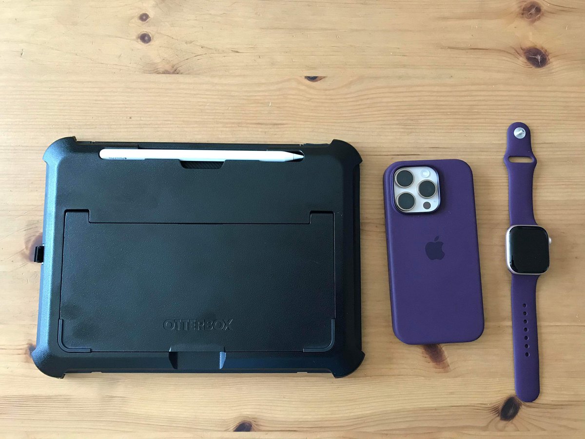 Cilla168's tweet photo. 🍎 My Retirement Presents 🍎 

As part of my retirement celebration, my honey bought all new Apple 🍎Gadgets to replace my current Apple Gadgets.

🆕 iPhone 16 Pro
🆕 Apple Watch 10
🆕 iPad Pro with 1 Terabyte https://t.co/EFYBuIdTU5