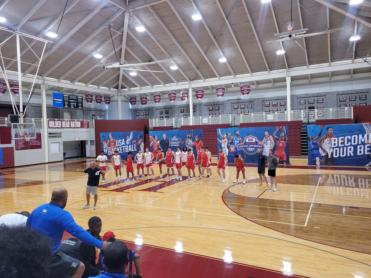 nowelitenike's tweet photo. ⭐️Thanks to @usabasketball and @USABYouth for putting on a great event!! We thoroughly learned a lot and enjoyed every moment!! https://t.co/PNdTeskW6T