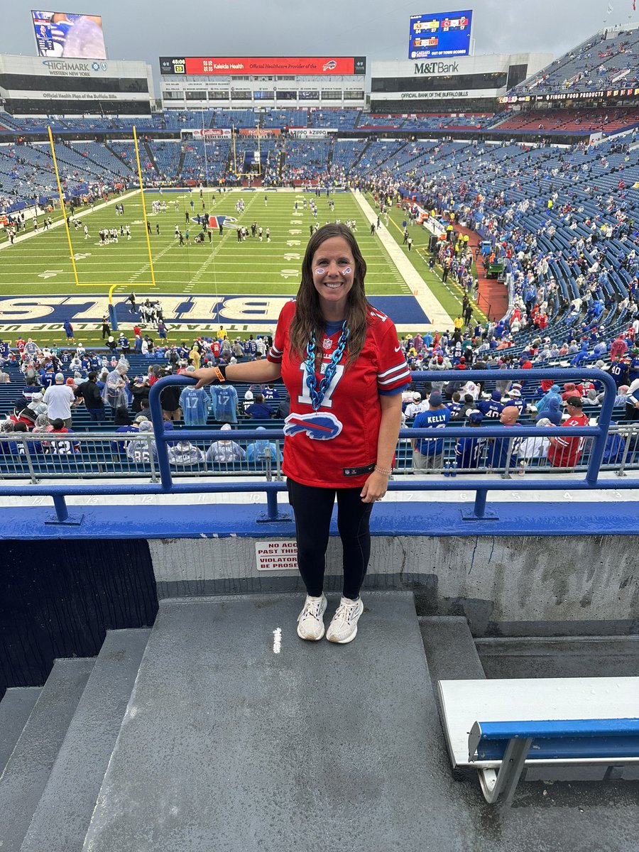 ramirezcarie's tweet photo. What an experience!! I finally got to go to a game IN Buffalo! There is nothing like it!! I can’t wait to come back! #BillsMafia #JAXvsBUF #MNF https://t.co/bAUQHXQexs
