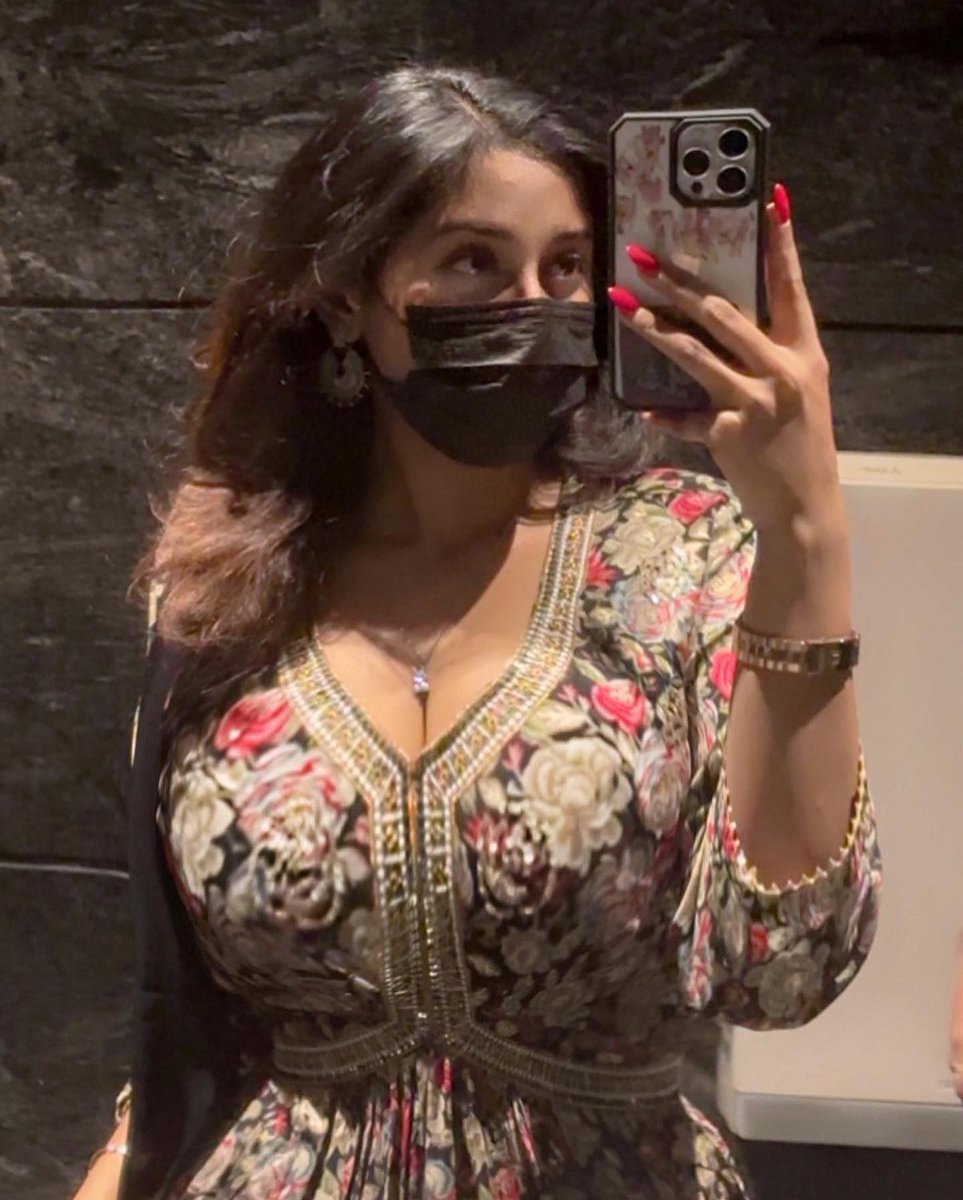 https_tequilaaa's tweet image. little desi spark✨