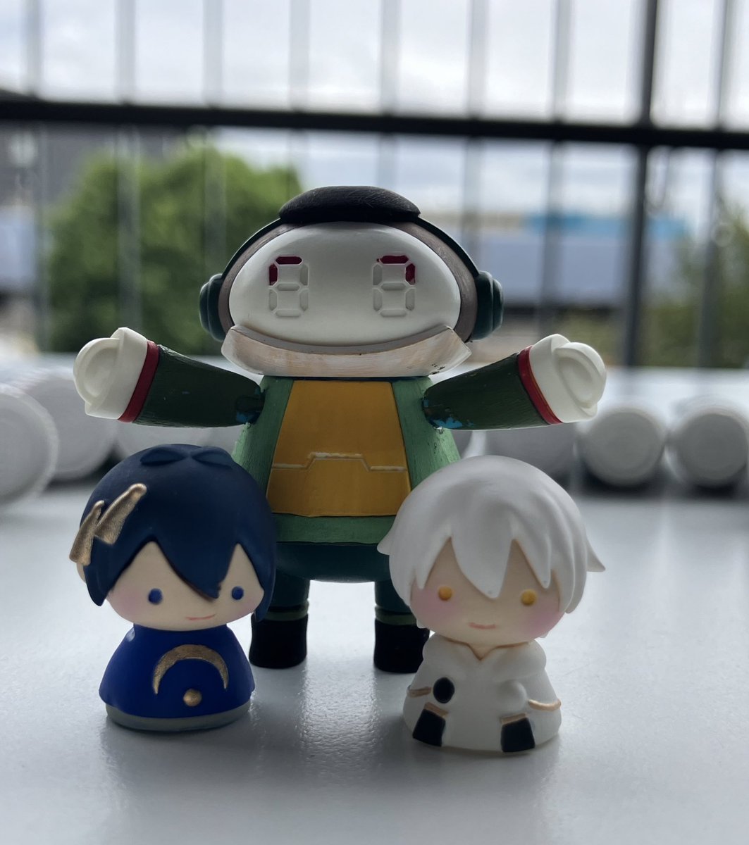 S2H6GLdIIkaZtBo's tweet photo. 今回は17色使用です🎨
かなめみお豆さんのちっちゃな刀剣
三日月宗近と鶴丸国永🗡️二振🗡️とご一緒に🤭石切丸メイトちゃんは内番姿です。
#ターナーアクリルガッシュ #月光荘アクリルガッシュ #MODELCOLOR #かなめみお豆 #三日月宗近 #鶴丸国永 https://t.co/Jx0mDlYZp2