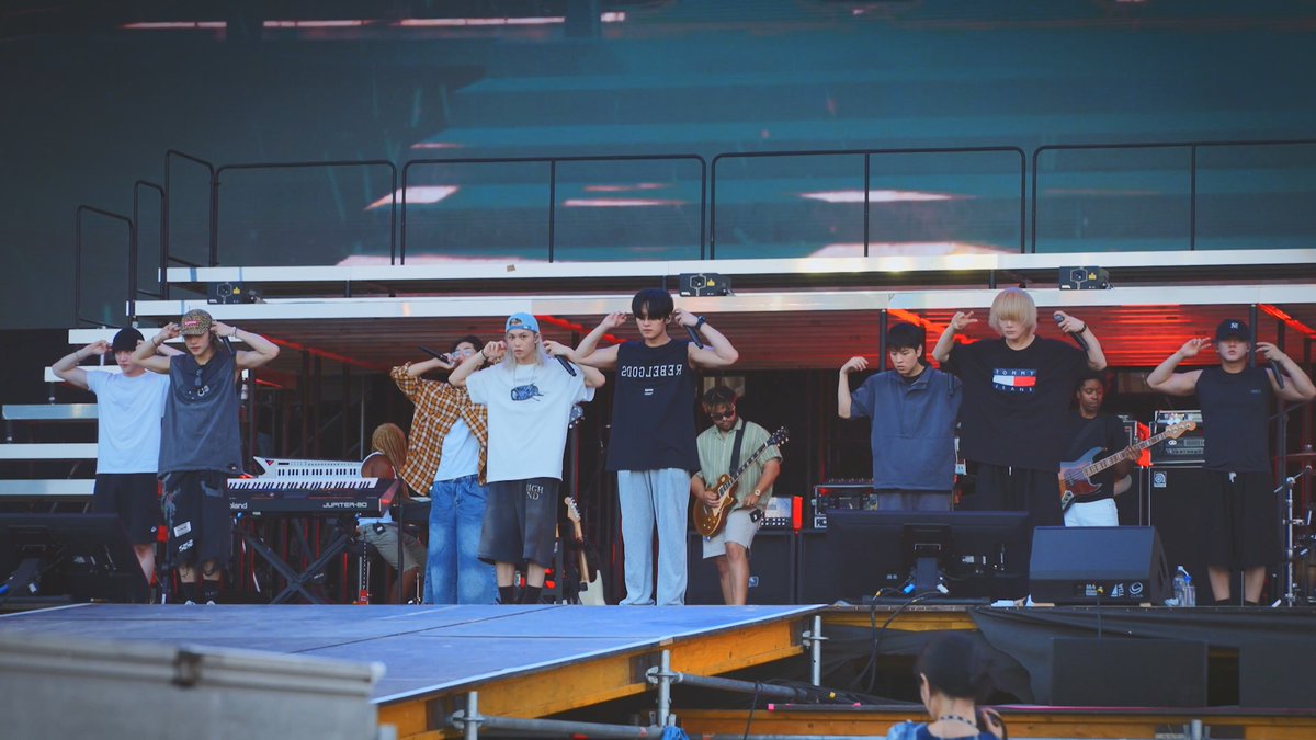 Watch behind the scenes of some of our biggest stages at our Docuseries (다큐시리즈). From I-Days Milano to BST Hyde Park and the epic Lollapalooza Chicago, get ready for a journey through our experiences, challenges, and unforgettable moments. 

🔗 youtu.be/g9JYDTPiWRQ