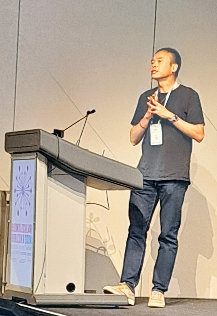 bmh2024Melb's tweet photo. Ivanhoe Leung in the #bm2024 struct biol session-Antimicrobial resistant mycobacterium TB. Alternative therapeutics based on unique intracellular pathogen lifestyle. Isocitrate lyase regulated at the gene level. #posterplug 505 for PTMs.... unpublished data incoming 🤫 https://t.co/zLxcr7gk73