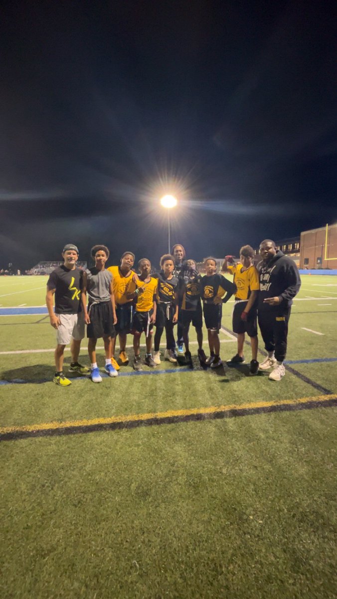 LKFlagFootball's tweet photo. This past Friday, The Team Scrimmage at SMB Wolfpack Varsity Football Game Halftime VS Holy Angels. 
Thank you @StPaulAcademySS @MinnehahaAcad and @Blake_Bears_Ath for this opportunity. 
Video coming soon!
GREAT JOB BOYS! 
#LinwoodRec #KoolAidFootball #FlagFootball #Minnesota https://t.co/tIygYU7O6w