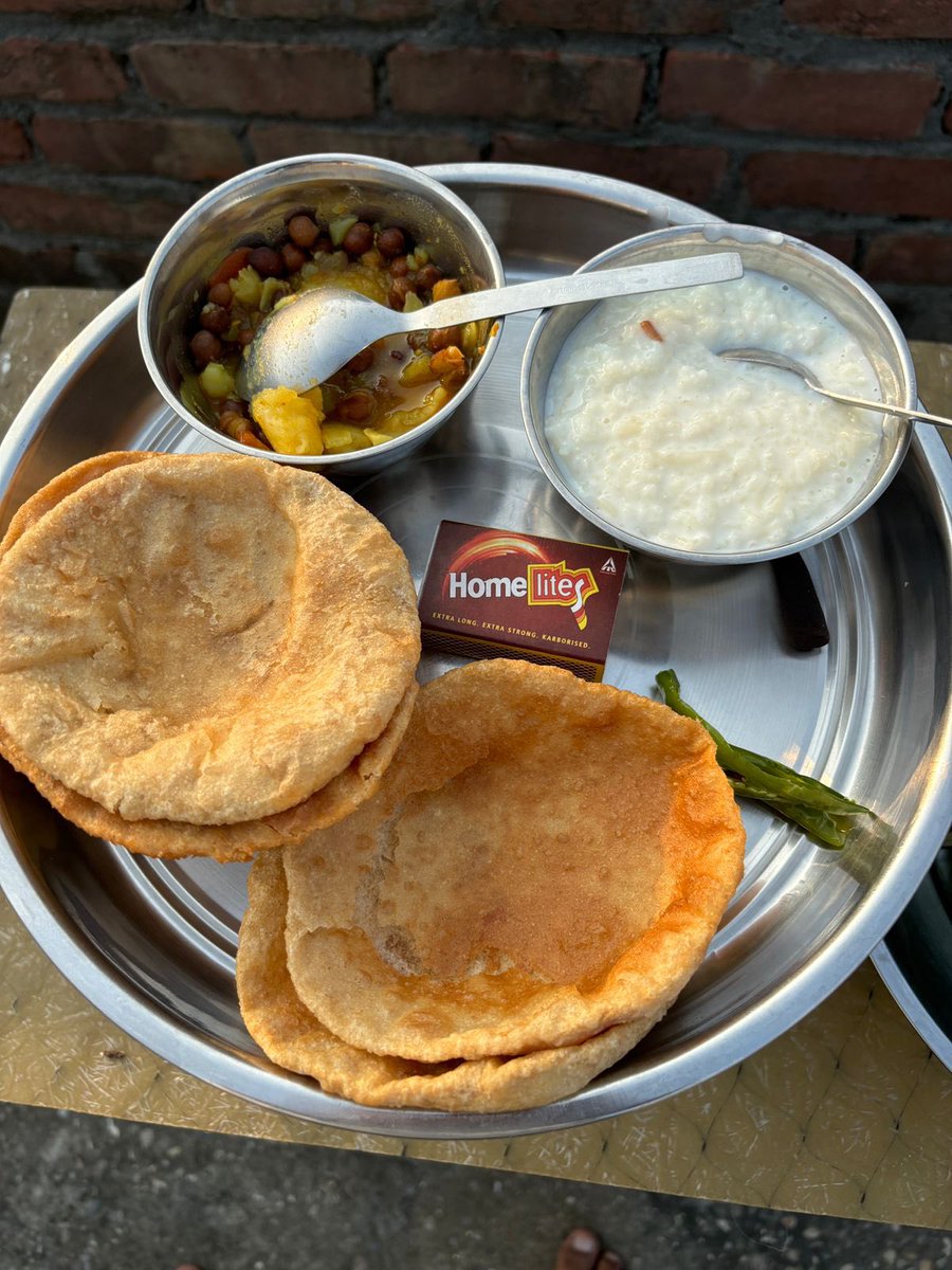 iamShivathakurR's tweet image. पितृ पक्ष में कौवों को भोजन कराना काफी महत्वपूर्ण माना जाता है । शास्त्रों के अनुसार श्राद्ध करने के बाद जितना जरूरी ब्राह्मण को भोजन कराना होता है, उतना ही जरूरी कौवों को भोजन कराना होता है।#Jaidadaki #acst