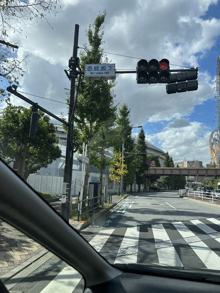 今日仕事で某有名アミューズメント施設の案件打合せで来たんだけど呼び出されて見送り連絡になったwww
10分で終わったぞメールでええやんけ笑笑

クライアントワークはこういう無駄な1円にもならない時間が大量に発生するけど、