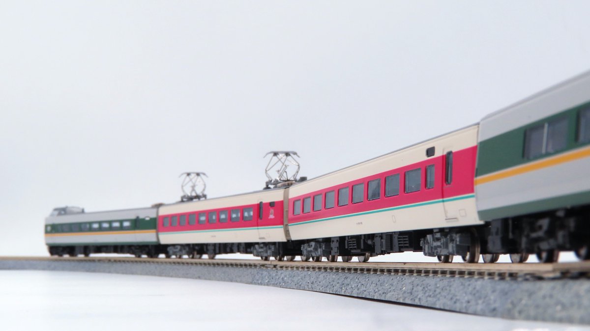 混色編成】 381系「やくも」は、しばしば混色の編成が見られたことも