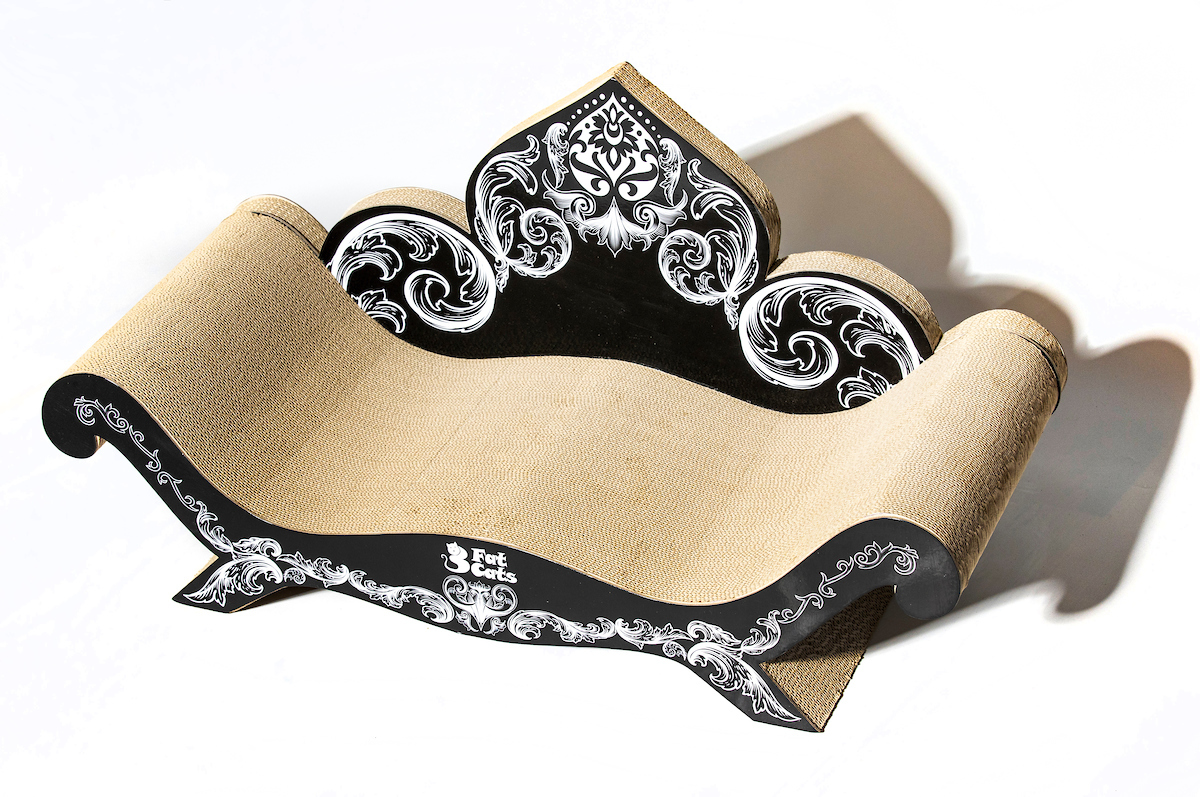 3fatcatsuk's tweet image. 🐾 Explore our stylish and sturdy cat scratch furniture to keep your kitty entertained for hours on end! 😻 Stop the worry and start the playtime with our designs. Visit us at wix.to/YumASz2 🛋️ #StylishScratchers #CatLovers #UninterruptedFun