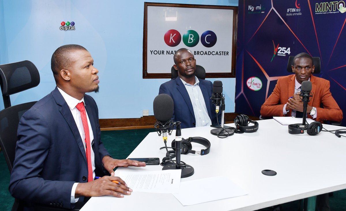KBC Channel 1 News (@kbcchannel1) on Twitter photo Mchakato wa NG-CDF:
<a href="/mwamkondo/">Rashid Mwamkondo</a> azungumza nao wachanganuzi wa maswala ya kiuchumi John Nyabicha na CPA Douglas Muhati kuhusu hatua ya mahakama kutupilia mbali mpango wa hazina ya maendeleo ya maeneo bunge.
#KBCniYetu ^SM
📸 <a href="/smayira/">Selestus Mayira</a> Mchakato wa NG-CDF:
<a href="/mwamkondo/">Rashid Mwamkondo</a> azungumza nao wachanganuzi wa maswala ya kiuchumi John Nyabicha na CPA Douglas Muhati kuhusu hatua ya mahakama kutupilia mbali mpango wa hazina ya maendeleo ya maeneo bunge.
#KBCniYetu ^SM
📸 <a href="/smayira/">Selestus Mayira</a>