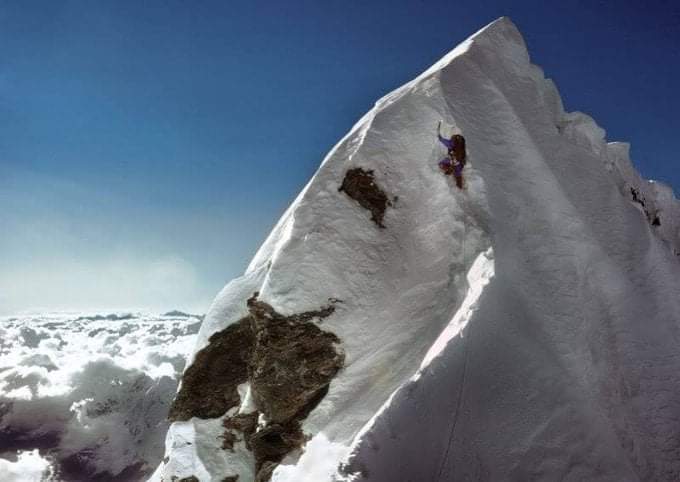 On this day, 24.09.1975; a British expedition scripted history by scaling Mt #Everest (8848.86 m) via the challenging South-West Face for the very first time. 

Photo showing Doug Haston near the Hillary Step on that expedition. ©: Doug Scott.