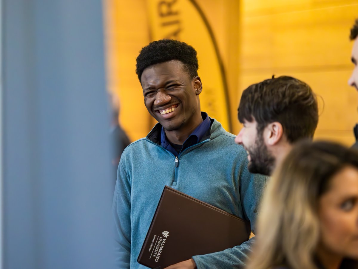 ValpoU's tweet photo. Valpo's application is always free – so during #CollegeGO! #CollegeApplicationWeek, we're also offering on-site application assistance for visitors from Sept. 23–27. Visit https://t.co/bXfG8y2wje to find resources and https://t.co/7bWEV9dDxR to register for a visit this week! ✍️ https://t.co/k3zHmHOVeK