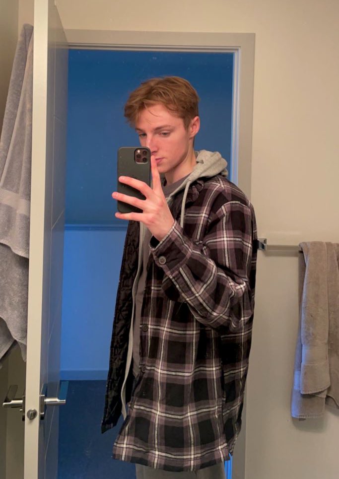 1 pic. Instagram vs Twitter https://t.co/KuSuugMdZL