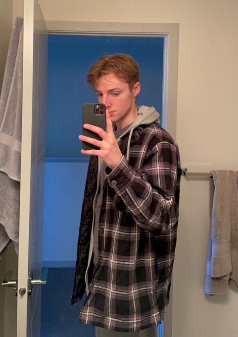 1 pic. Instagram vs Twitter https://t.co/KuSuugMdZL
