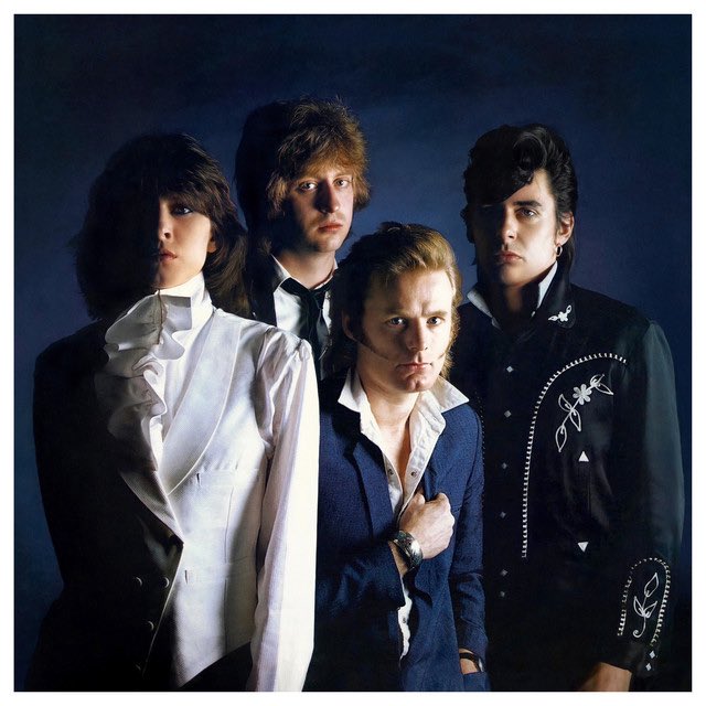 PapaDino6's tweet image. #MessageInTheMusic day 24 Message of Love
The Pretenders ‘81 google.com/url?q=https://…