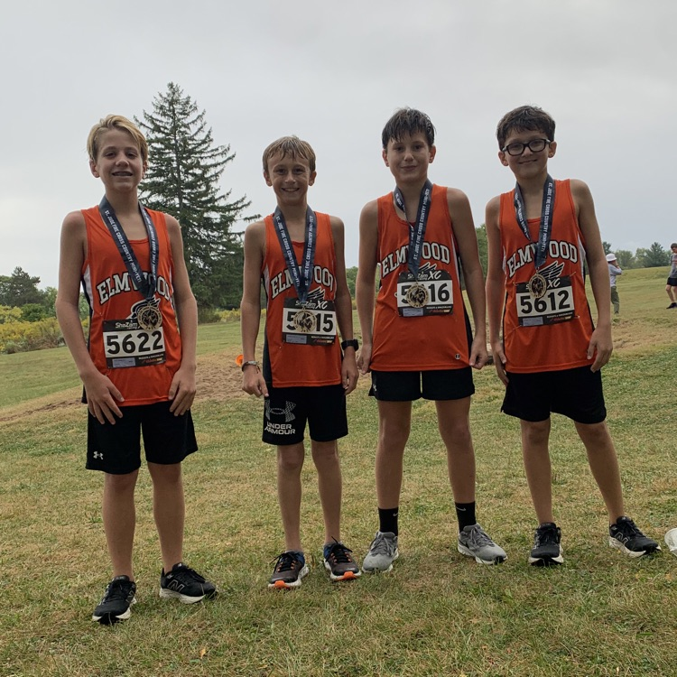 elmwood322's tweet photo. The JH Boys XC team placed 7th out of 12 teams with 4 medalist: Luke (21st), Ty (26th), Crosby (33rd), and Teddy (34th) 

#TheTrojanWay https://t.co/dUdTnzxPqX