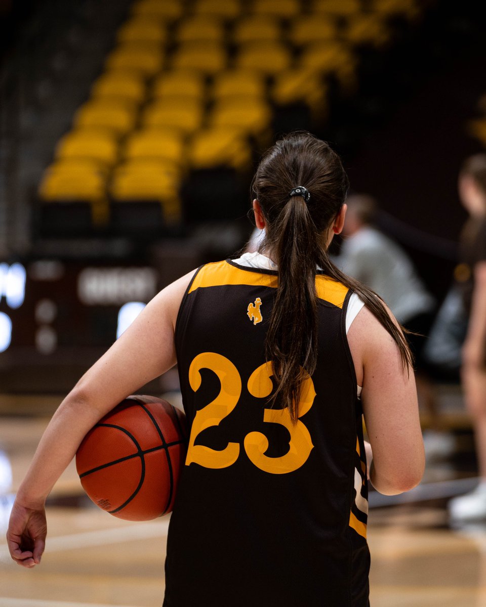Wyoming Cowgirl Basketball tweet media